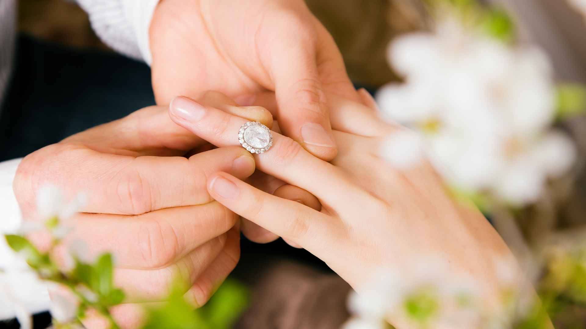 כיצד לבחור את טבעת האירוסין המושלמת